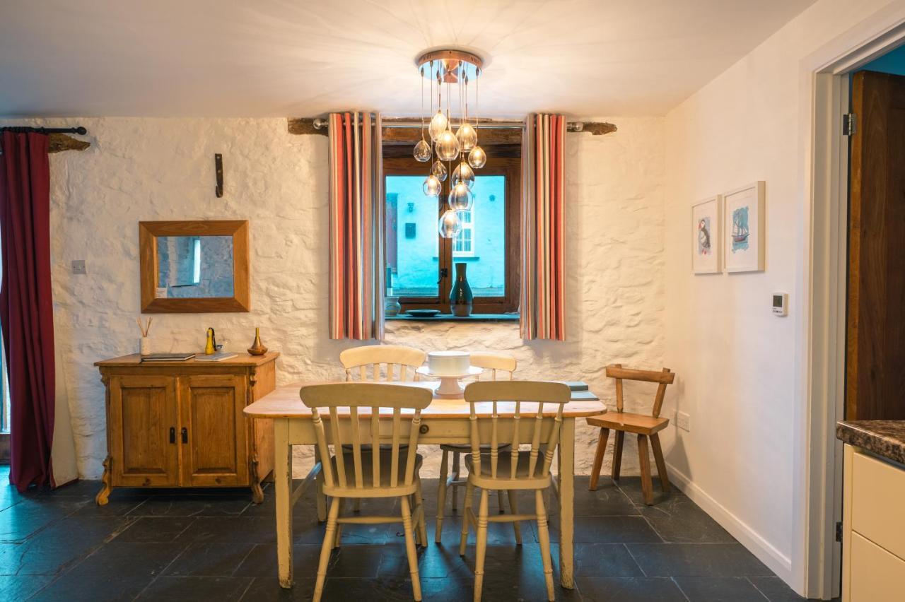 St Davids Hideaway With Roll-Top Bath & Log Burner Kültér fotó
