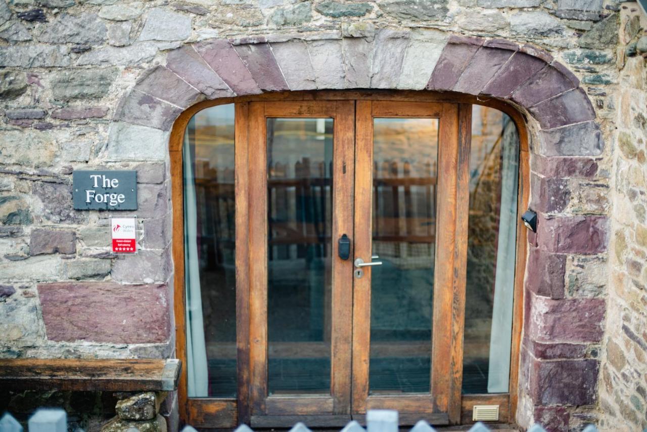 St Davids Hideaway With Roll-Top Bath & Log Burner Kültér fotó